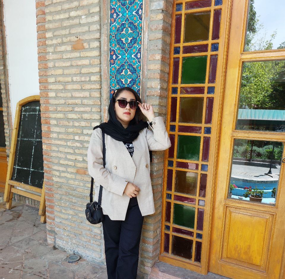 کوثر ایزدبخش