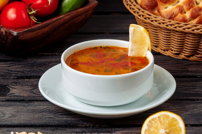 رژیم غذایی بعد از عمل اسلیو معده در روز های اول پس از اسلیو معده توصیه می شود که فرد غذاهای سبک و انواع سوپ ها مصرف کند.