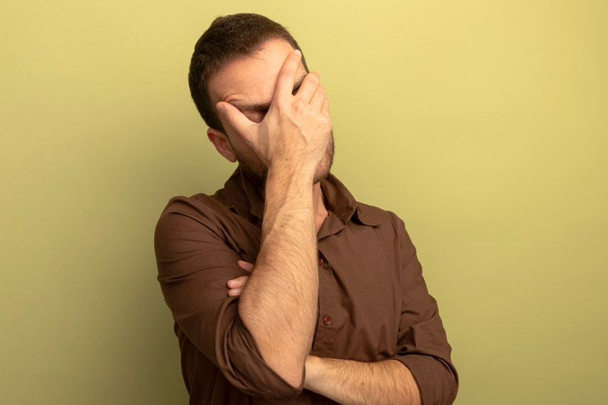 عوارض عمل اسلیو معده احساس پشیمانی بعد از جراحی اسلیو معده میتواند در اثر عدم رضایت از نتیجه عمل برای فرد ایجاد شود.