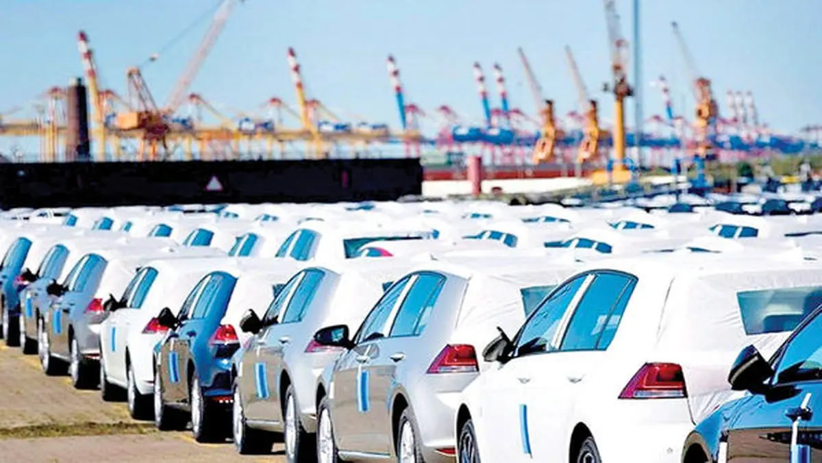 تعیین حقوق گمرکی خودرو به میزان ۴ درصد
