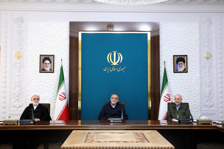 ارائه گزارش بانک مرکزی از اقدامات معیشتی و تحولات بازار ارز