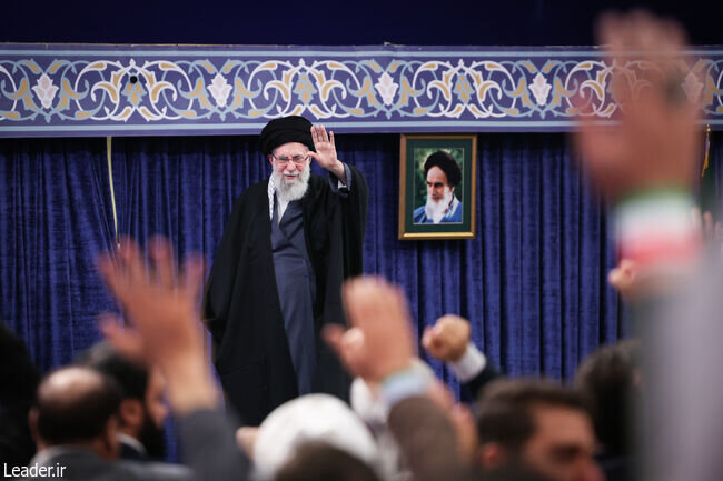 امسال سال رونمایی چندباره از عظمت ملت ایران بود / مسئولان برای مهار تورم و حفظ ارزش پول ملی تلاش خود را مضاعف کنند