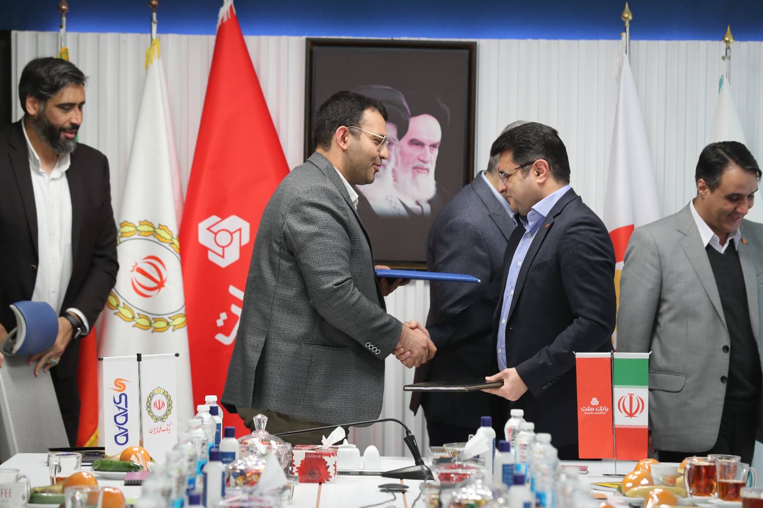 بانک ملت و پیام رسان بله؛ تفاهمنامه همکاری برای پایداری خدمات بانکی امضا کردند/خدمات بانک ملت به «بله» می آید