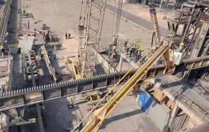 رکورد بیسابقه در تعویض اشتانک ماشین تخلیه واحد ۲ کک رکورد بیسابقه در تعویض اشتانک ماشین تخلیه واحد ۲ کک