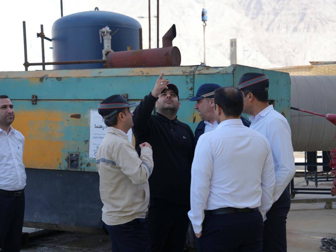 پیشرفت چشمگیر عملیات بارگیری جکت پروژه فرزاد «ب» در آستانه تکمیل