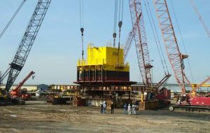 مونتاژ موفقیت‌آمیز دومین گوی شناور صادراتی جاسک در یارد خرمشهر