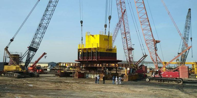 موفقیت درخشان در یارد خرمشهر+ عملیات نصب در بخش عرشه و متعلقات پروژه «بلال» به پایان رسید