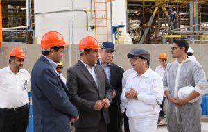 بازدید فرماندار عسلویه از سایت ۲ پتروشیمی سبلان به مناسبت روز ملی صنعت پتروشیمی
