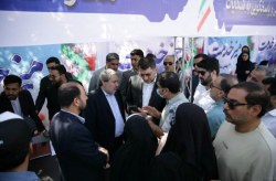 برگزاری میز خدمت سازمان منطقه آزاد کیش با استقبال گسترده مردمی برگزاری میز خدمت سازمان منطقه آزاد کیش با استقبال گسترده مردمی